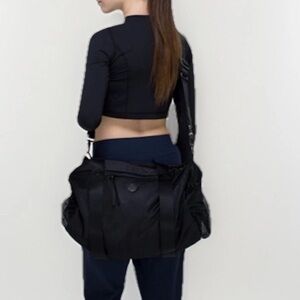 Lululemon Run On Women’s Duffle Bag Black Gym Workout Bag